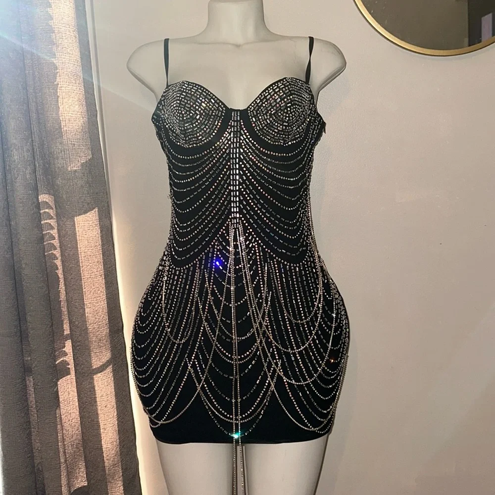 Dress - Picture 1 of 8